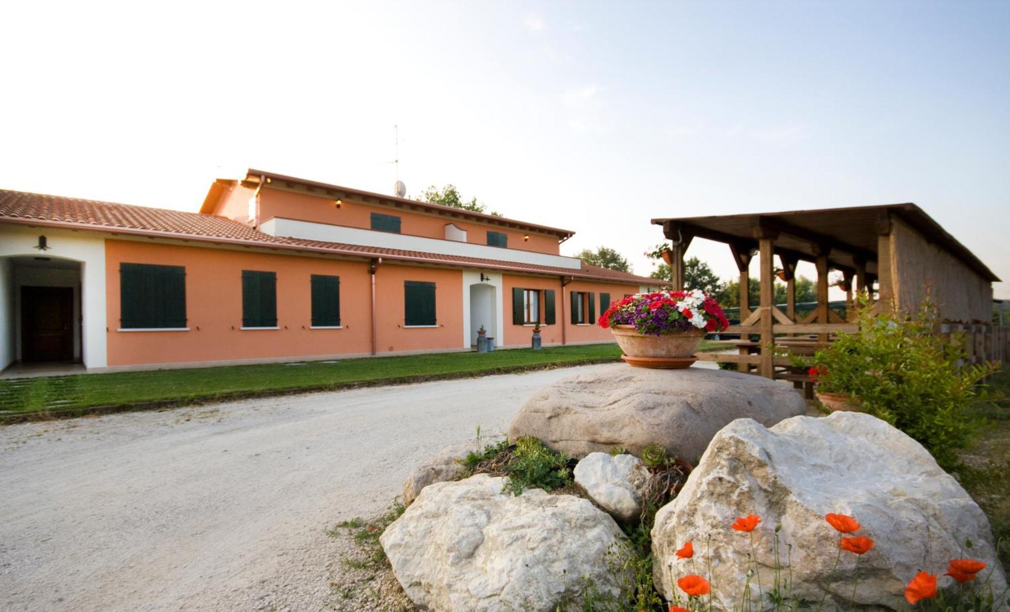 Agriturismo Cascina Roveri Monzambano Exterior photo