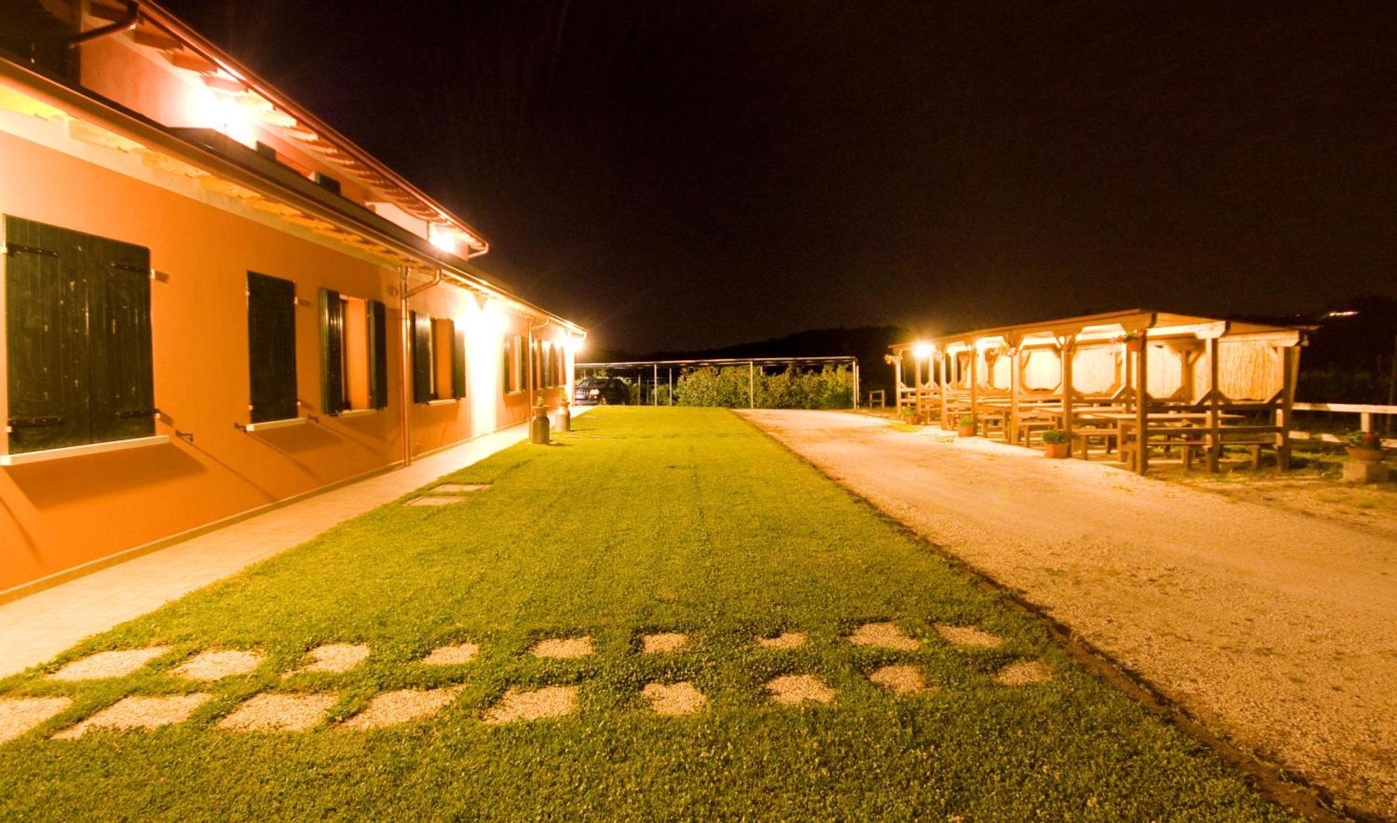 Agriturismo Cascina Roveri Monzambano Exterior photo