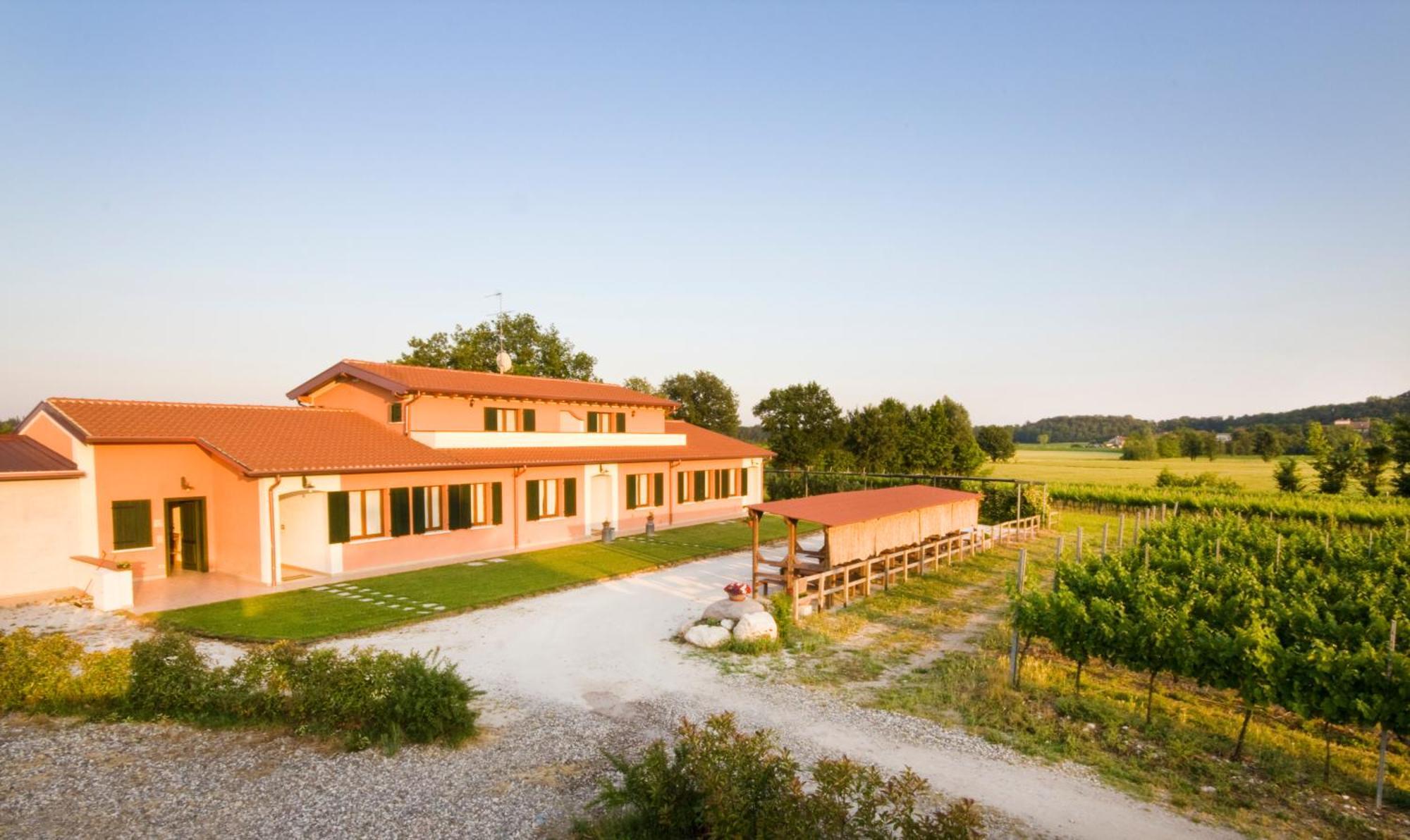 Agriturismo Cascina Roveri Monzambano Exterior photo